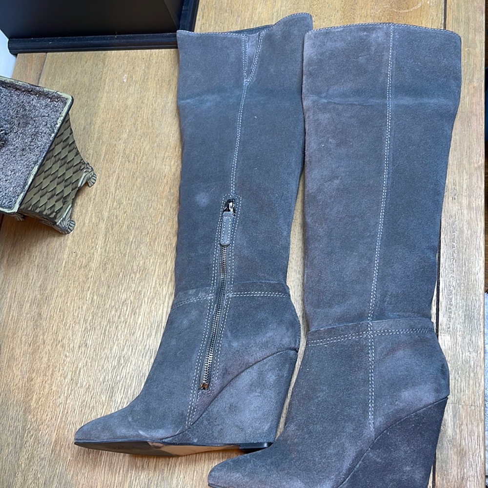 POUR LA VICTOIRE SUEDE BOOTS